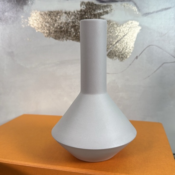 Ferm Living 
Sculpt Vase Pod - Picture 10 of 12